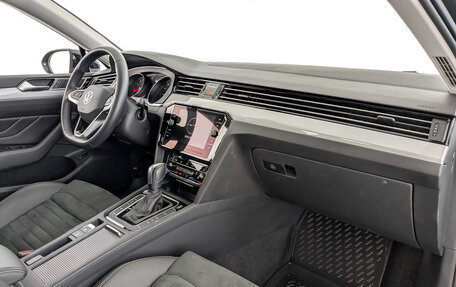 Volkswagen Passat B8 рестайлинг, 2021 год, 3 150 000 рублей, 11 фотография