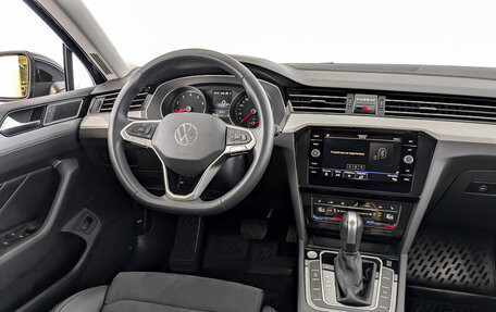 Volkswagen Passat B8 рестайлинг, 2021 год, 3 150 000 рублей, 28 фотография