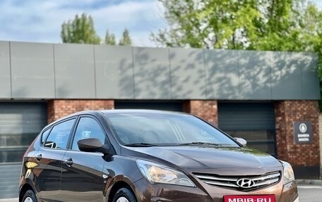 Hyundai Solaris II рестайлинг, 2014 год, 875 000 рублей, 1 фотография