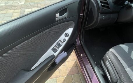 Hyundai Solaris II рестайлинг, 2012 год, 800 000 рублей, 12 фотография