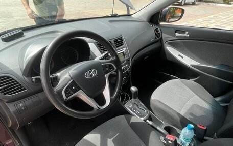Hyundai Solaris II рестайлинг, 2012 год, 800 000 рублей, 13 фотография