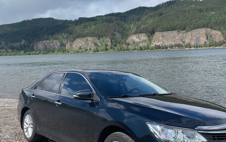 Toyota Camry, 2015 год, 2 300 000 рублей, 2 фотография