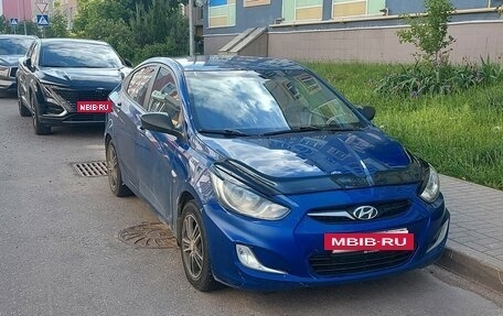 Hyundai Solaris II рестайлинг, 2011 год, 580 000 рублей, 2 фотография