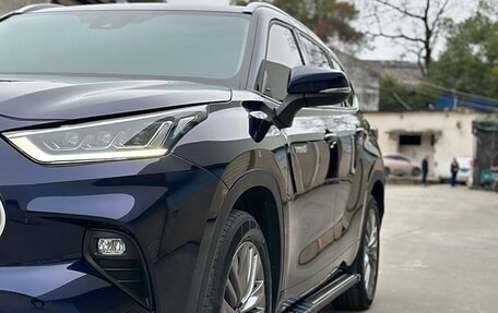 Toyota Highlander, 2022 год, 4 050 000 рублей, 6 фотография