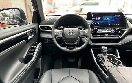 Toyota Highlander, 2022 год, 4 050 000 рублей, 15 фотография
