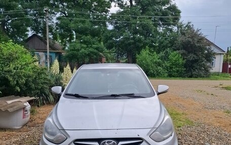 Hyundai Solaris II рестайлинг, 2011 год, 650 000 рублей, 2 фотография