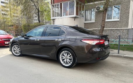 Toyota Camry, 2019 год, 3 230 000 рублей, 3 фотография
