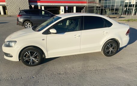 Volkswagen Polo VI (EU Market), 2013 год, 900 000 рублей, 4 фотография