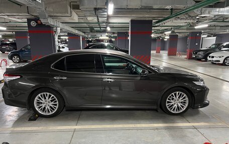 Toyota Camry, 2021 год, 3 145 000 рублей, 8 фотография