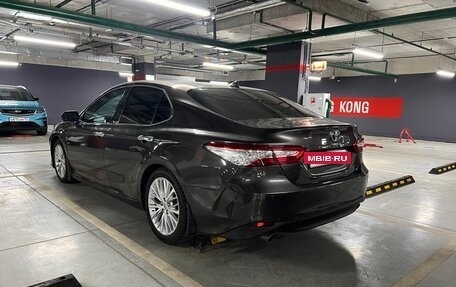 Toyota Camry, 2021 год, 3 145 000 рублей, 6 фотография