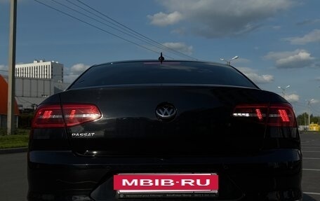 Volkswagen Passat B8 рестайлинг, 2017 год, 2 140 000 рублей, 17 фотография