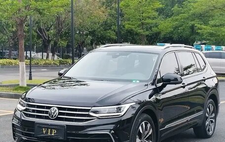Volkswagen Tiguan II, 2021 год, 1 750 000 рублей, 1 фотография