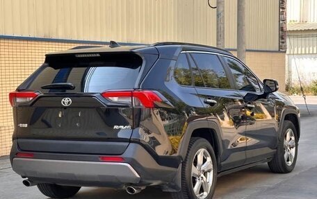 Toyota RAV4, 2021 год, 2 500 000 рублей, 4 фотография