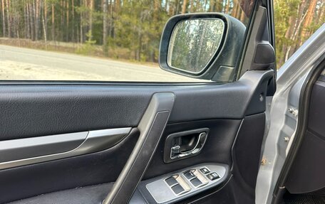 Mitsubishi Pajero IV, 2011 год, 2 200 000 рублей, 13 фотография