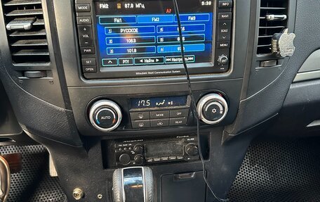 Mitsubishi Pajero IV, 2011 год, 2 200 000 рублей, 14 фотография