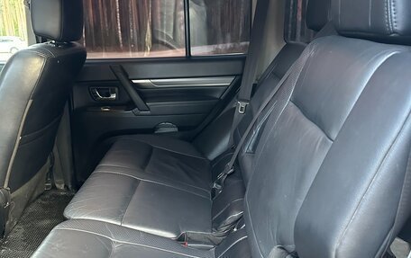 Mitsubishi Pajero IV, 2011 год, 2 200 000 рублей, 16 фотография