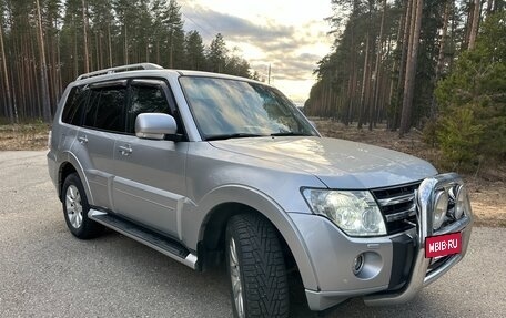 Mitsubishi Pajero IV, 2011 год, 2 200 000 рублей, 4 фотография