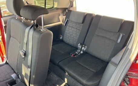 Toyota ISis I, 2011 год, 1 300 000 рублей, 16 фотография