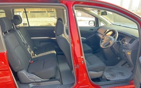 Toyota ISis I, 2011 год, 1 300 000 рублей, 20 фотография