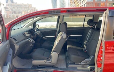 Toyota ISis I, 2011 год, 1 300 000 рублей, 18 фотография
