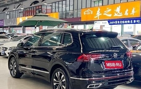 Volkswagen Tiguan II, 2021 год, 3 300 000 рублей, 3 фотография