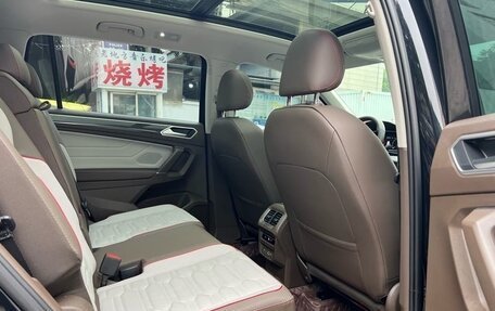 Volkswagen Tiguan II, 2021 год, 3 300 000 рублей, 11 фотография
