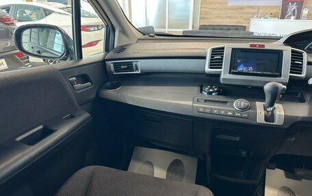 Honda Freed I, 2011 год, 1 279 000 рублей, 14 фотография