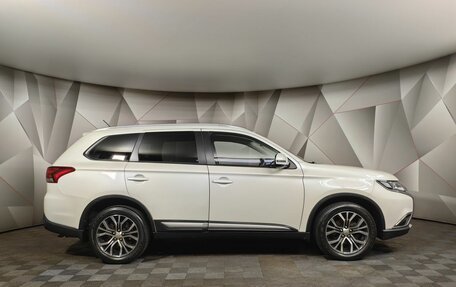Mitsubishi Outlander III рестайлинг 3, 2015 год, 1 647 000 рублей, 6 фотография