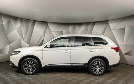 Mitsubishi Outlander III рестайлинг 3, 2015 год, 1 647 000 рублей, 5 фотография