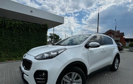 KIA Sportage IV рестайлинг, 2018 год, 2 550 000 рублей, 1 фотография