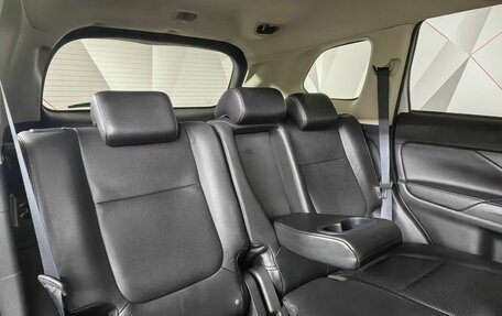 Mitsubishi Outlander III рестайлинг 3, 2015 год, 1 647 000 рублей, 14 фотография