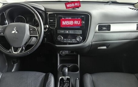 Mitsubishi Outlander III рестайлинг 3, 2015 год, 1 647 000 рублей, 12 фотография