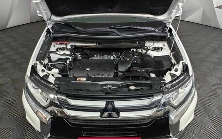 Mitsubishi Outlander III рестайлинг 3, 2015 год, 1 647 000 рублей, 20 фотография