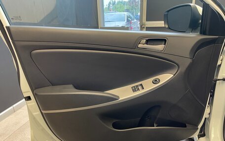 Hyundai Solaris II рестайлинг, 2015 год, 1 000 000 рублей, 8 фотография