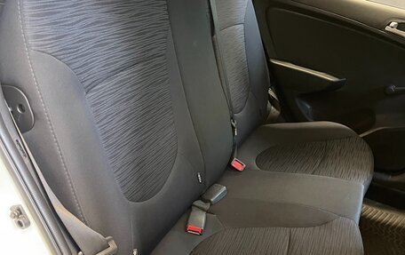 Hyundai Solaris II рестайлинг, 2015 год, 1 000 000 рублей, 20 фотография