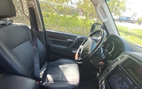 Mitsubishi Pajero IV, 2019 год, 3 840 000 рублей, 4 фотография