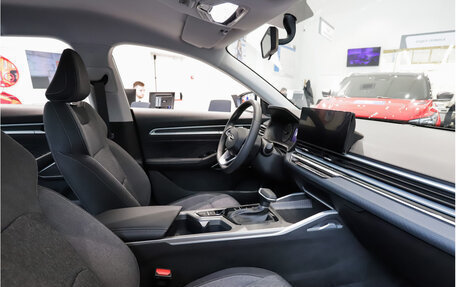 Geely Emgrand, 2024 год, 2 394 000 рублей, 18 фотография