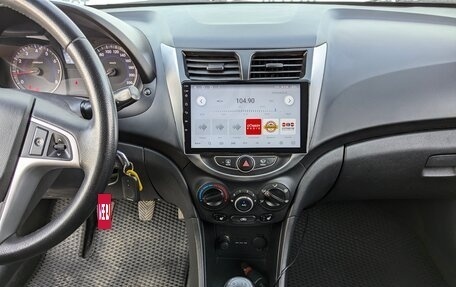 Hyundai Solaris II рестайлинг, 2013 год, 790 000 рублей, 16 фотография