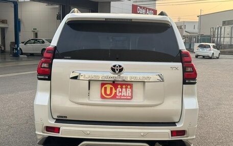 Toyota Land Cruiser Prado 150 рестайлинг 2, 2021 год, 3 350 027 рублей, 6 фотография