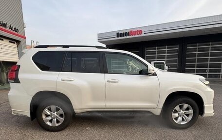 Toyota Land Cruiser Prado 150 рестайлинг 2, 2021 год, 3 350 027 рублей, 8 фотография