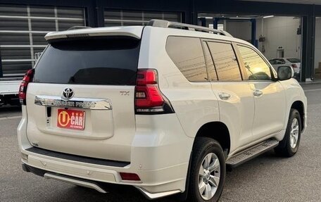Toyota Land Cruiser Prado 150 рестайлинг 2, 2021 год, 3 350 027 рублей, 7 фотография
