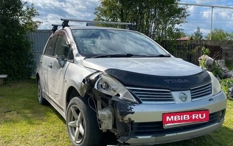 Nissan Tiida, 2005 год, 350 000 рублей, 2 фотография