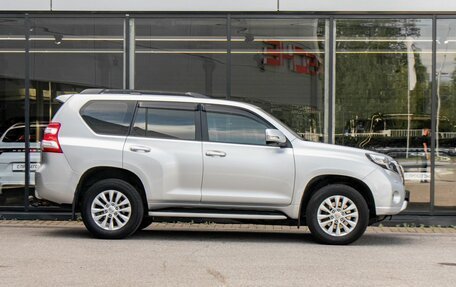 Toyota Land Cruiser Prado 150 рестайлинг 2, 2013 год, 3 350 900 рублей, 5 фотография