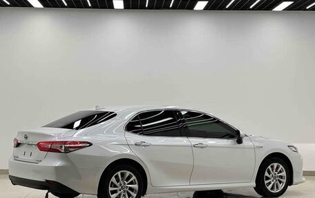 Toyota Camry, 2021 год, 2 750 000 рублей, 4 фотография