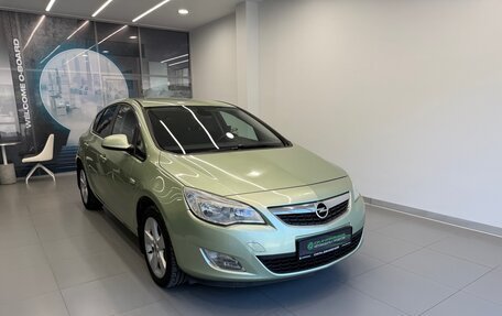 Opel Astra J, 2011 год, 770 000 рублей, 3 фотография