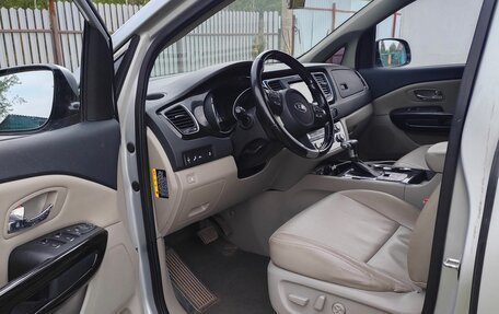 KIA Carnival III, 2019 год, 2 850 000 рублей, 3 фотография