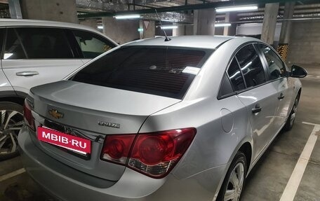 Chevrolet Cruze II, 2010 год, 645 000 рублей, 3 фотография
