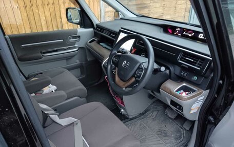 Honda Stepwgn IV, 2016 год, 1 500 000 рублей, 3 фотография