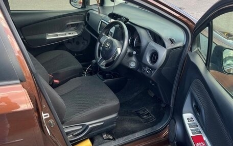 Toyota Vitz, 2015 год, 895 000 рублей, 6 фотография
