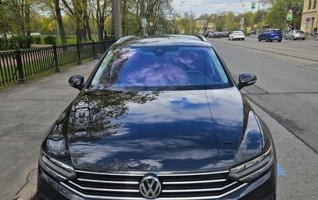 Volkswagen Passat B8 рестайлинг, 2020 год, 1 680 000 рублей, 2 фотография